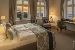 Zi205(Panorama-Doppelzimmer)(2).jpg Zi205(Panorama-Doppelzimmer)(2).jpg